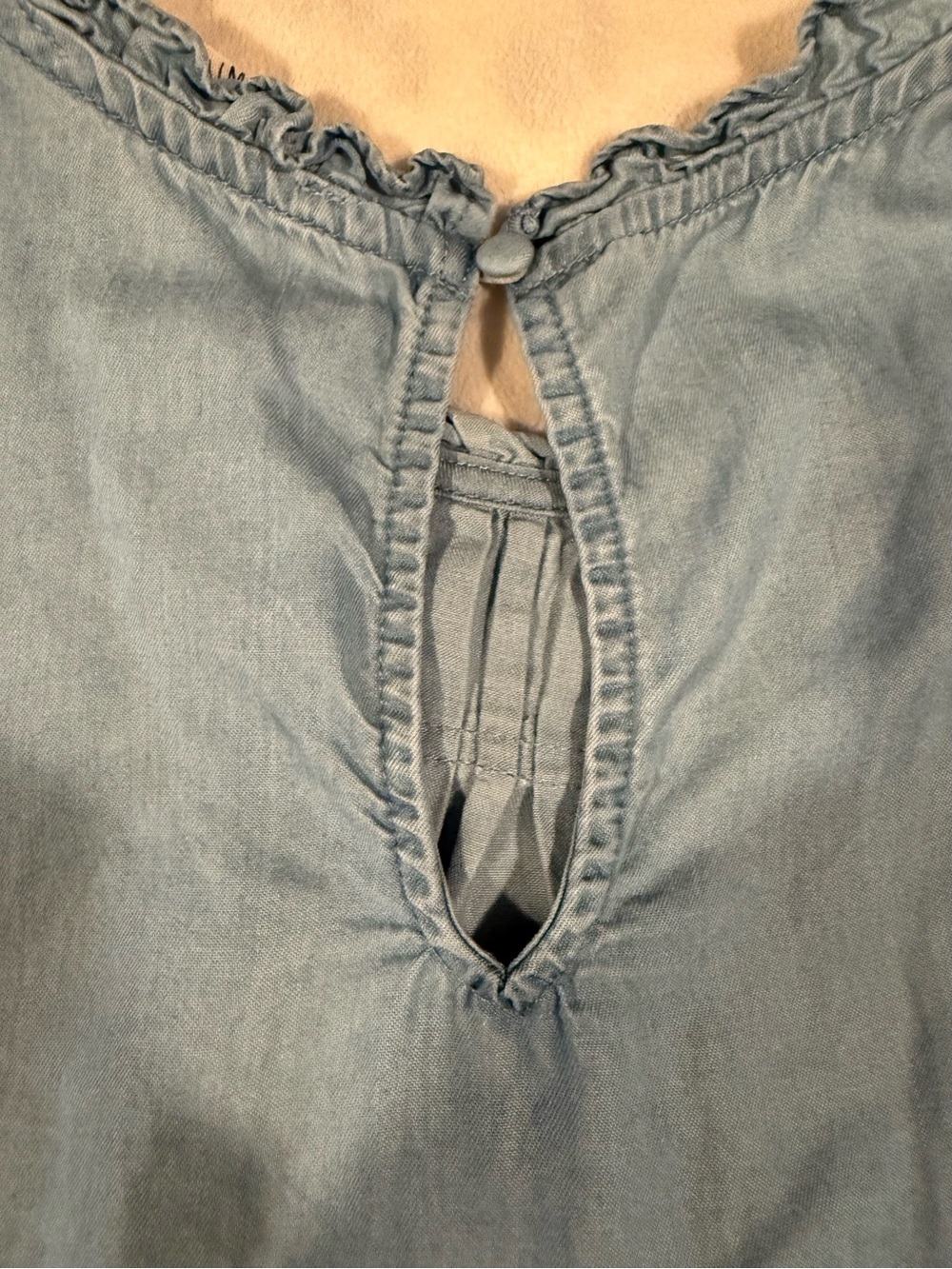 Sweet Wanderer Light Blue Ruffled sleeve Top size Large light‎ weight denim look - Picture 8 of 9